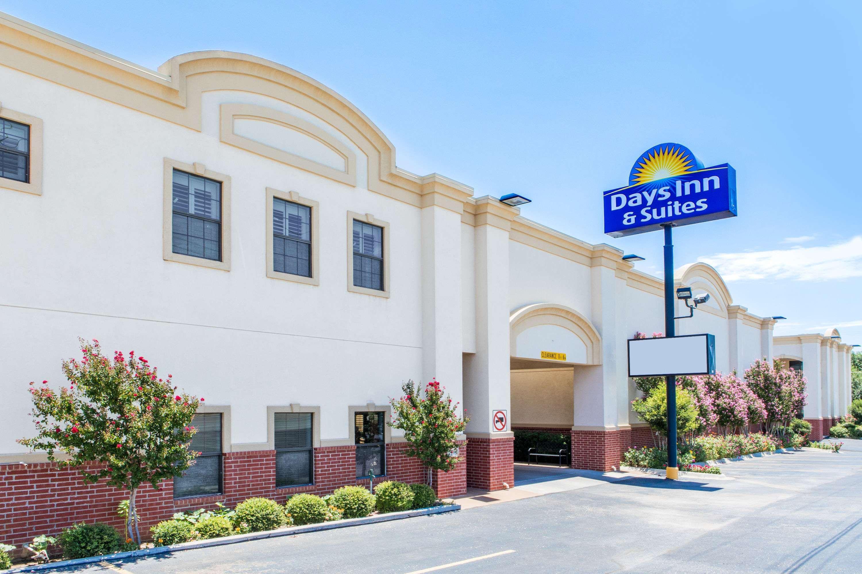 Days Inn & Suites Биг-Спринг Экстерьер фото