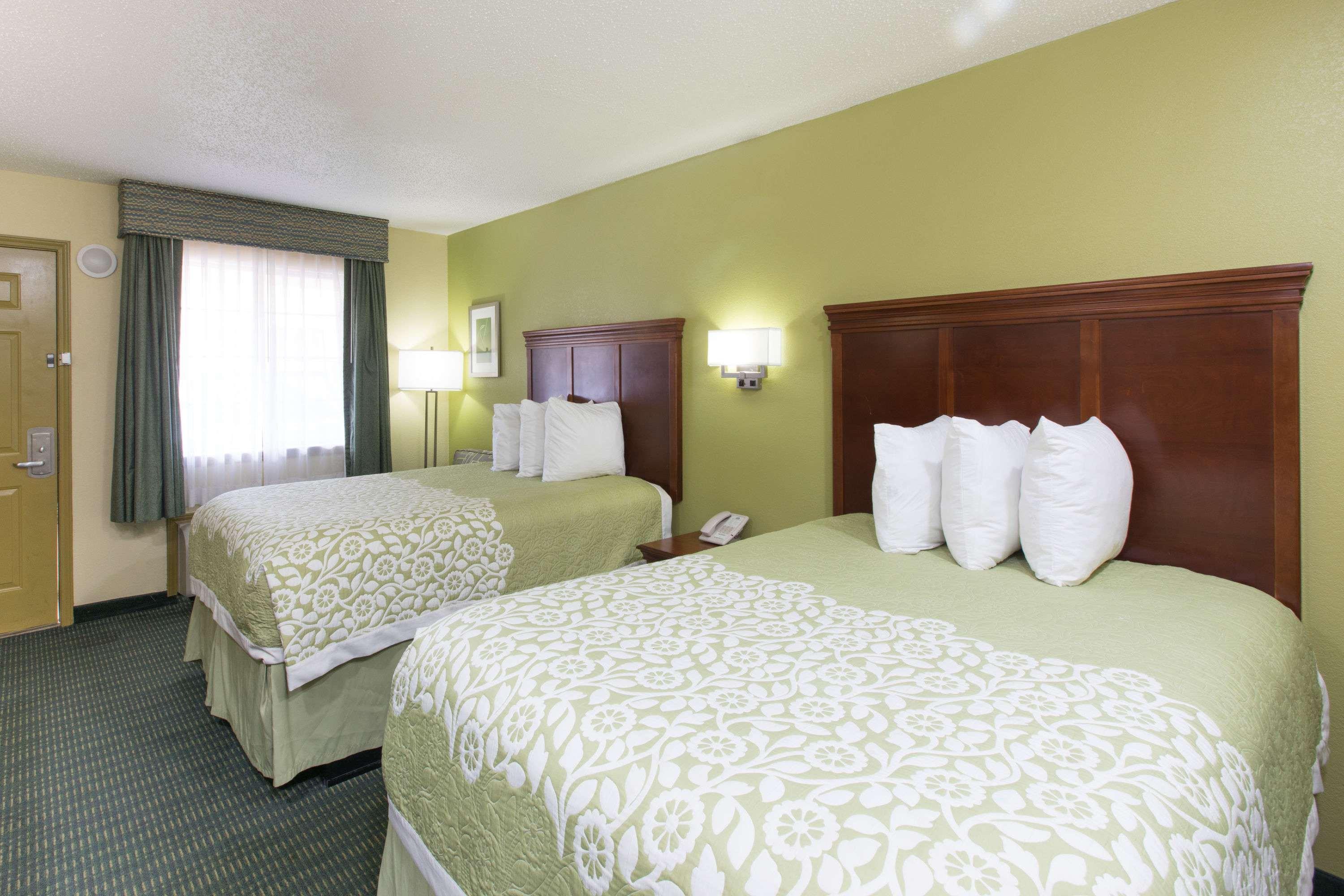 Days Inn & Suites Биг-Спринг Экстерьер фото