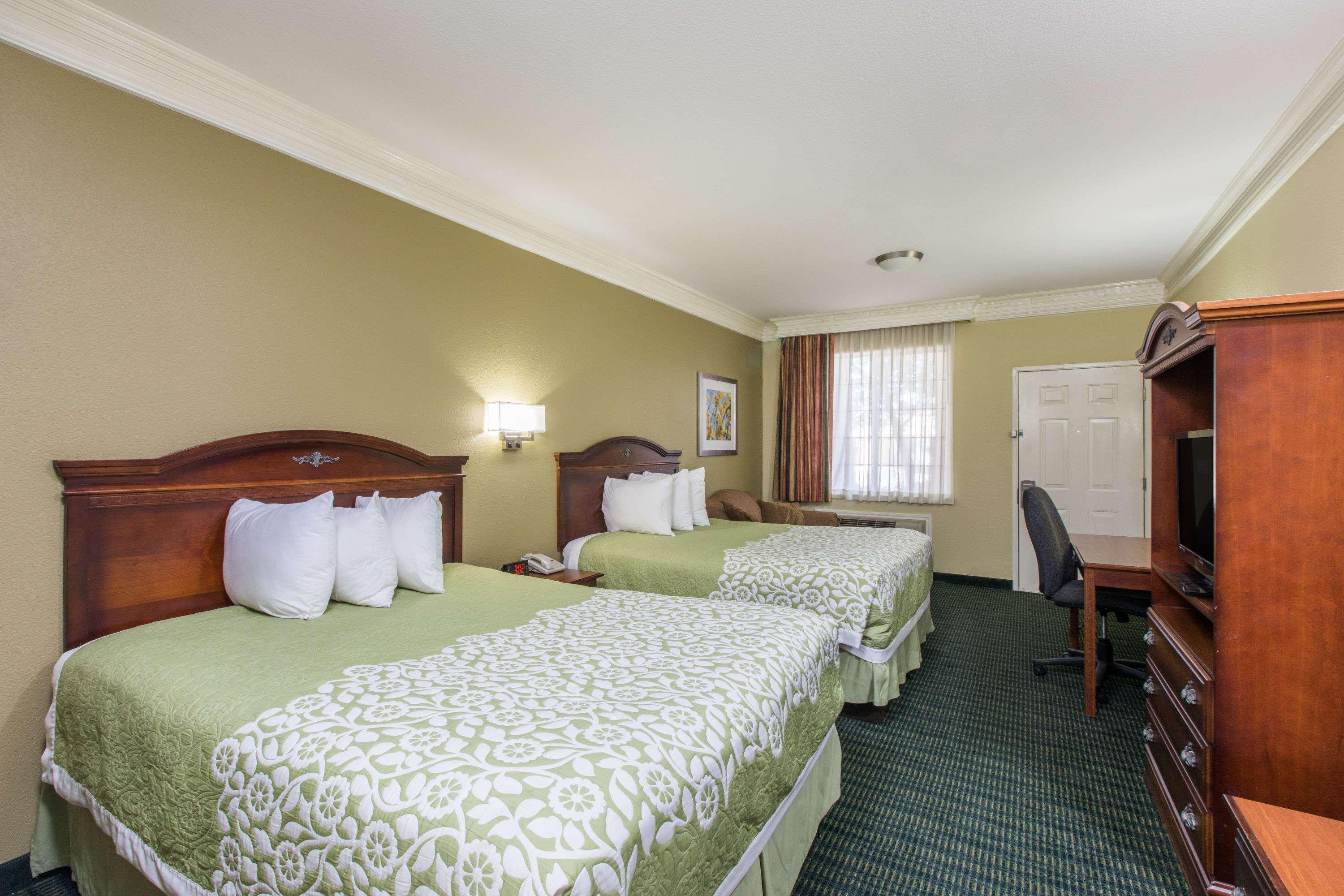Days Inn & Suites Биг-Спринг Экстерьер фото